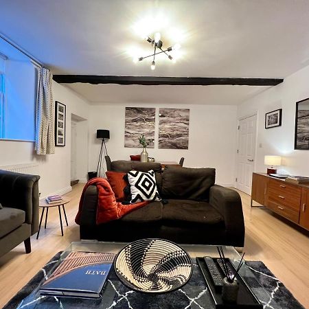 Superbly Located 2 Bedroom Luxury Apartment Бат Екстериор снимка