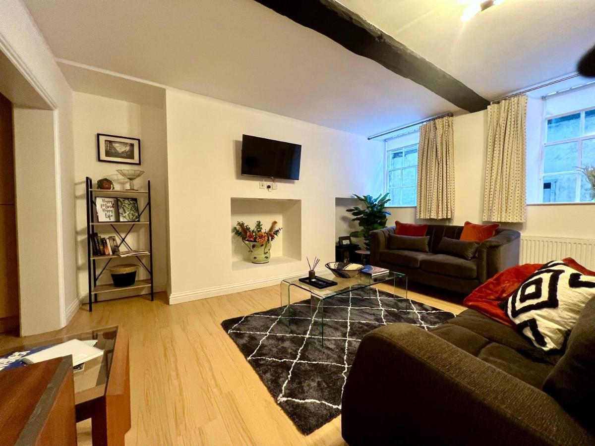 Superbly Located 2 Bedroom Luxury Apartment Бат Екстериор снимка