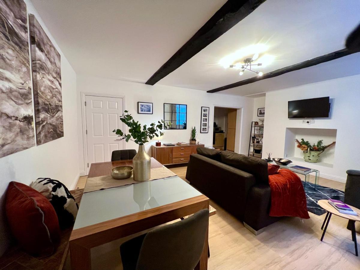 Superbly Located 2 Bedroom Luxury Apartment Бат Екстериор снимка